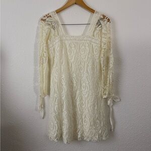 Solitaire Cream Lace Long Sleeve Dress